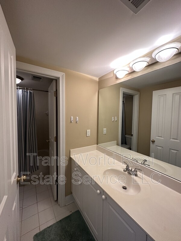 Building Photo - 1041 Emory Parc Pl