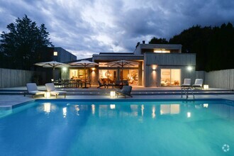 Building Photo - 36 Mill Creek Close