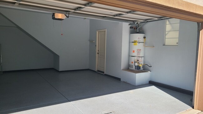 Building Photo - West Roseville, New Paint & Carpet 2 Story...