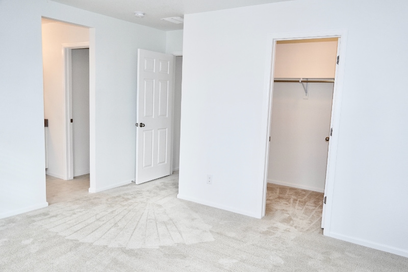 Building Photo - 7076 Preble Dr