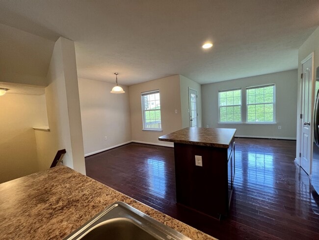 Building Photo - 326 Falcon Run