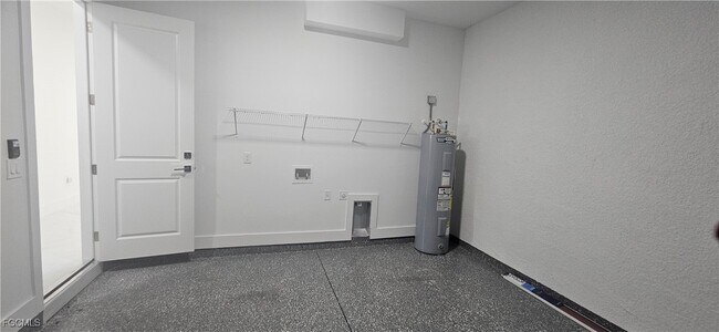 Building Photo - 929 Eisenhower Blvd