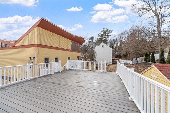 Building Photo - 5 Avondale Ave