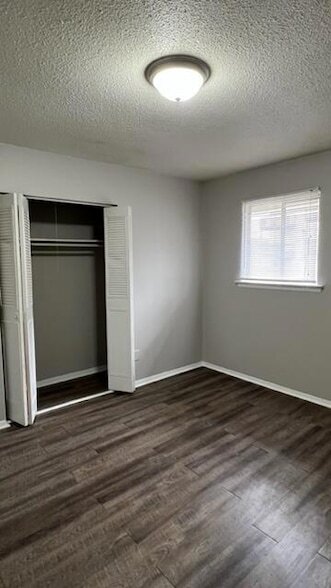 Building Photo - 210 Hendricks Blvd