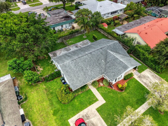 Building Photo - 1350 Riverside Cir