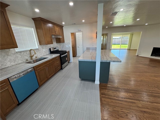 Building Photo - 1300 W Ricky Ln