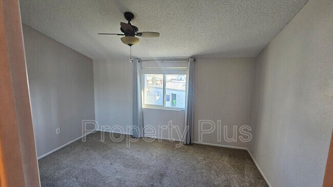 Building Photo - 7550 N 12th St