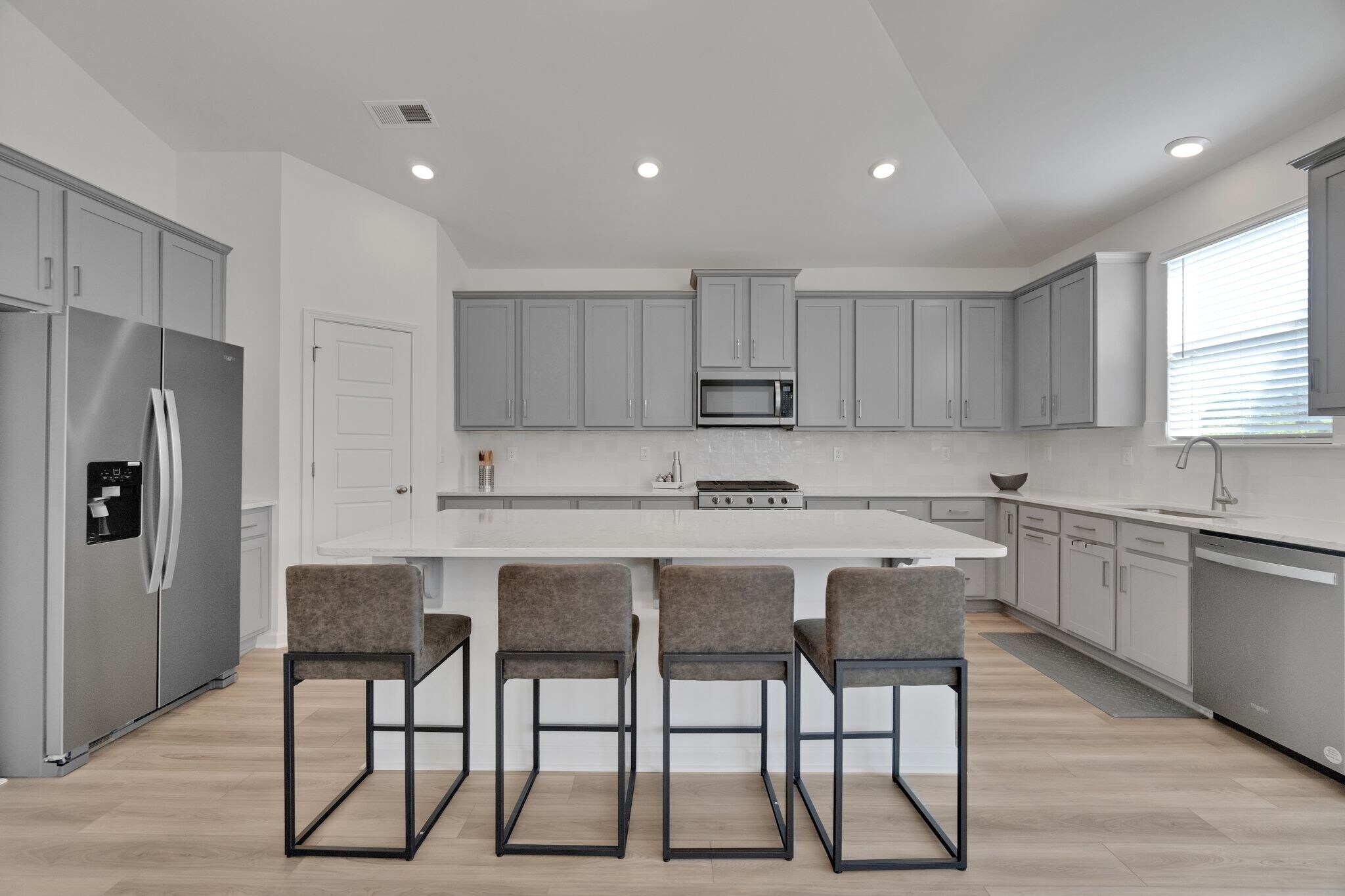 Building Photo - 12129 Rowan Hill Dr