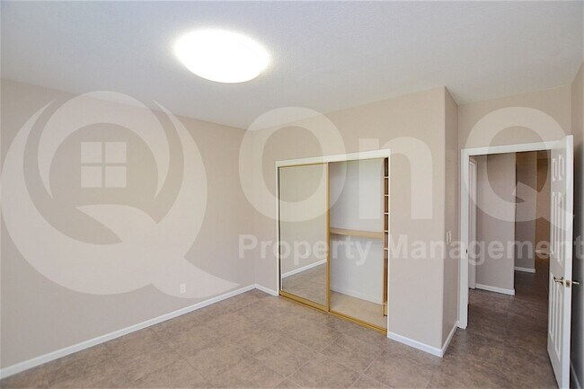 Building Photo - 510 S Lagoon Dr