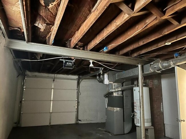 Building Photo - 1431 E 75th Terrace