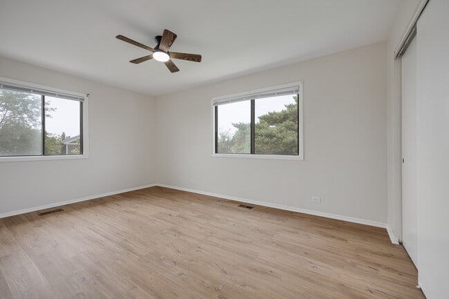 Building Photo - 40 N Waterford Dr