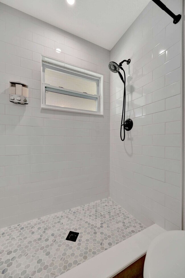 Building Photo - 3396 Minnow Creek Dr