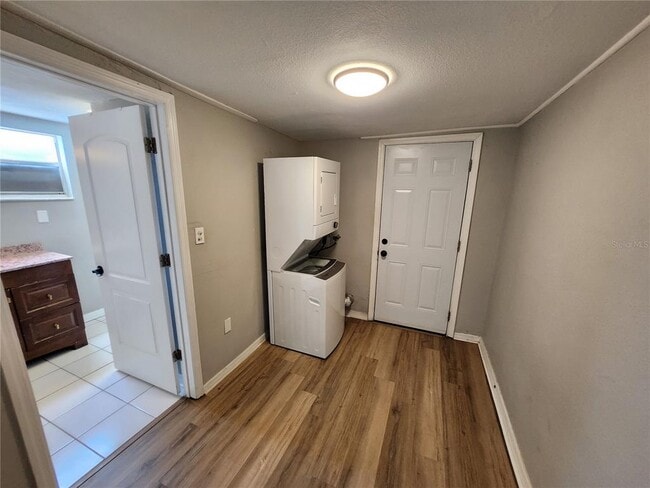 Building Photo - 2406 E Clark St