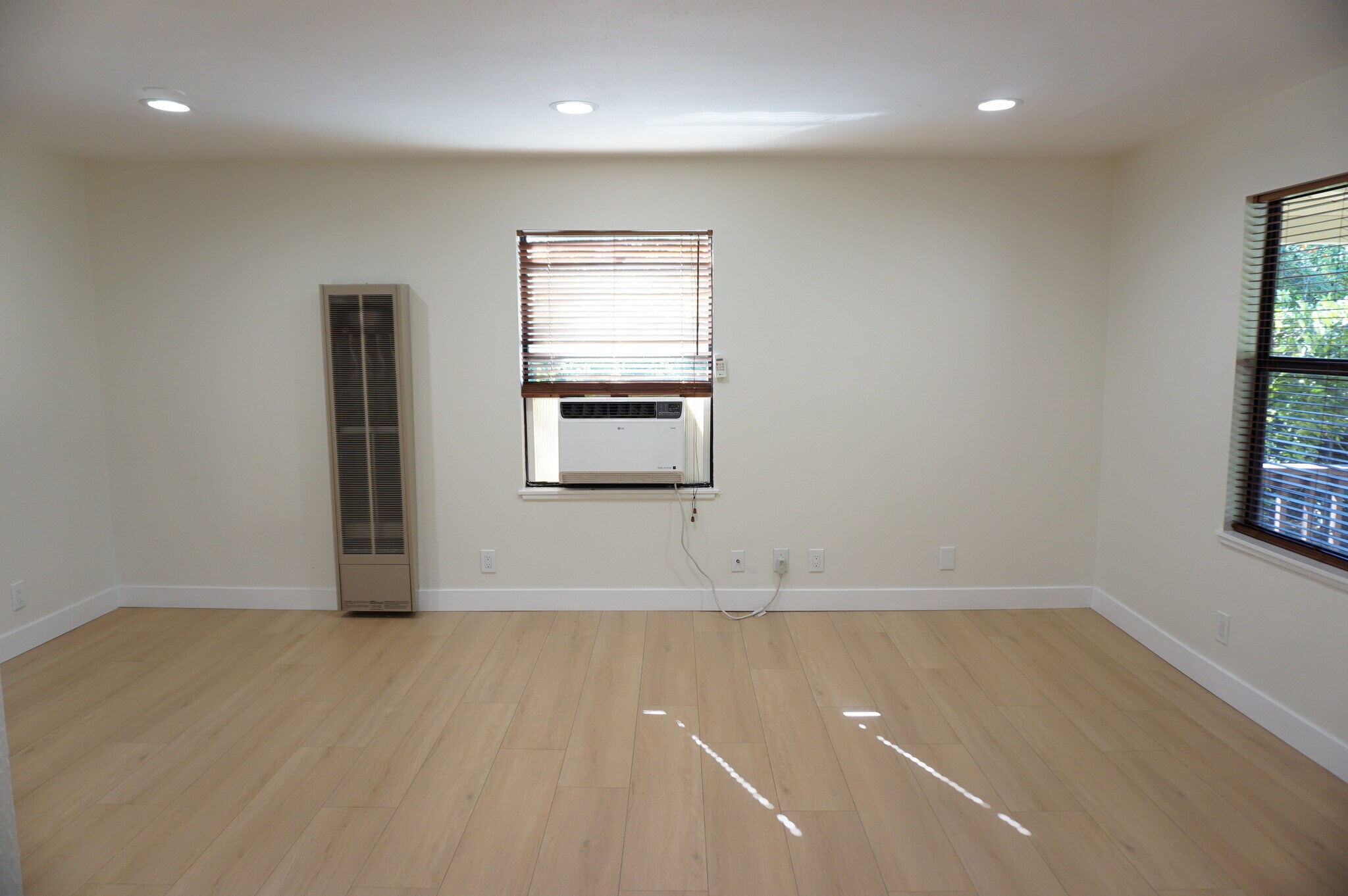 Building Photo - 3948 Pennsylvania Ave