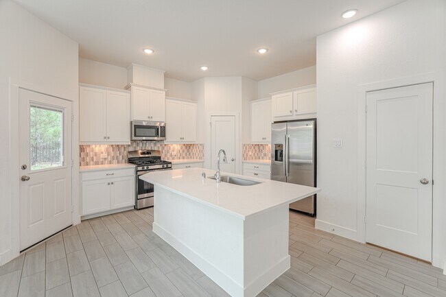 Building Photo - 112 Red Cascade Trl