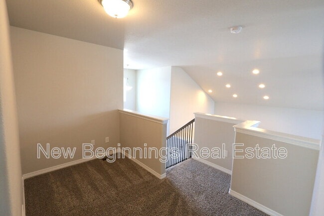 Building Photo - 4834 Olympus Dr