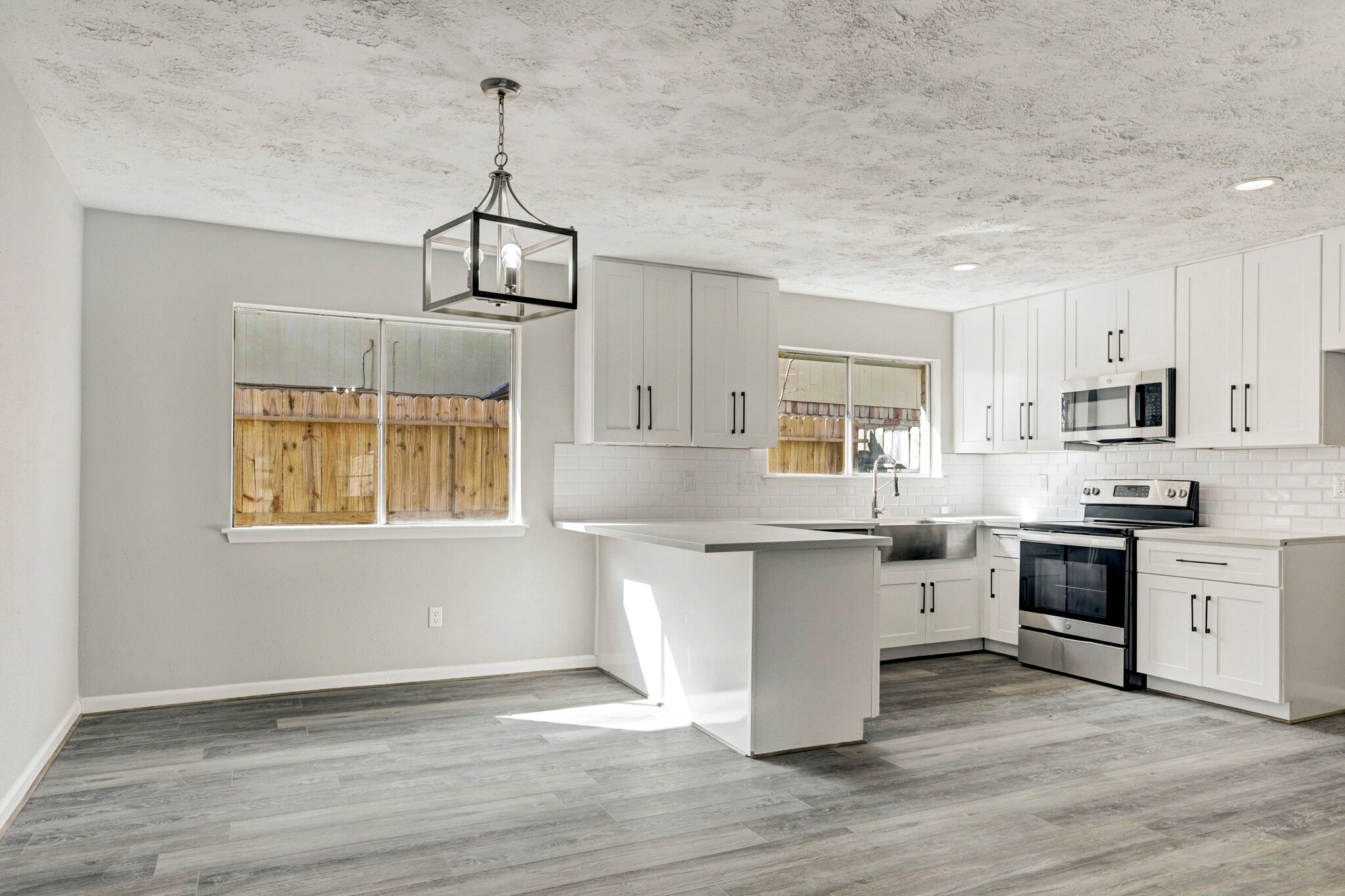 Building Photo - 2071 Delphi Ln