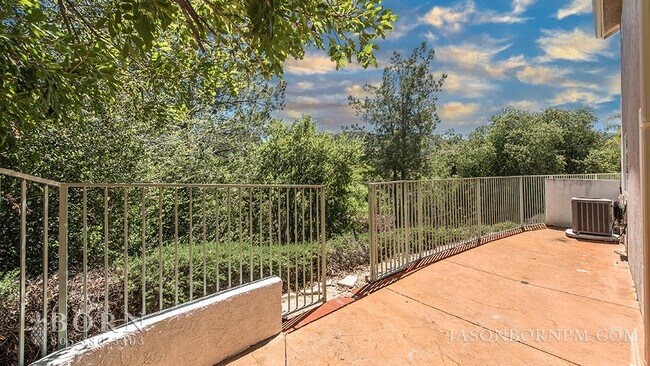 Building Photo - 5482 Avignon Ct