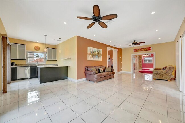 Building Photo - Stunning Annual Rental: Luxury Coastal Liv...