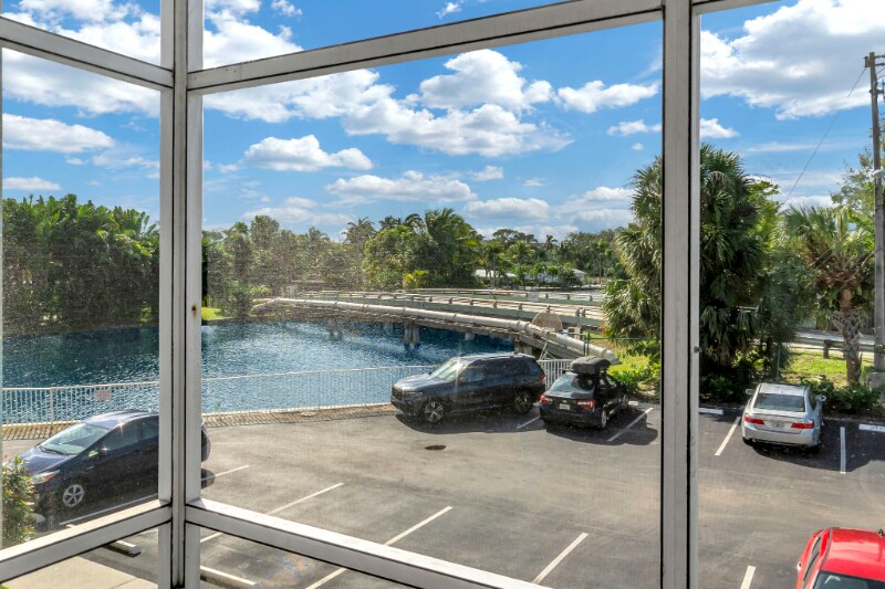 Building Photo - 2970 NE 16th Ave