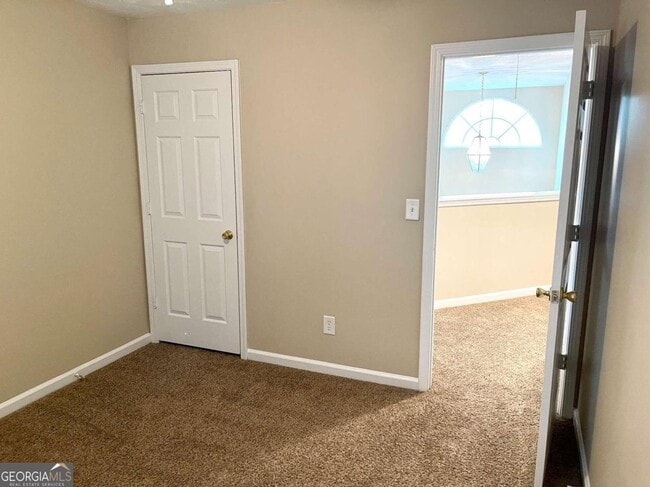 Building Photo - 448 Townsend Bend