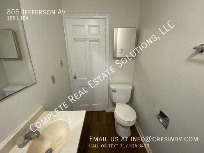 Building Photo - 805 Jefferson Ave