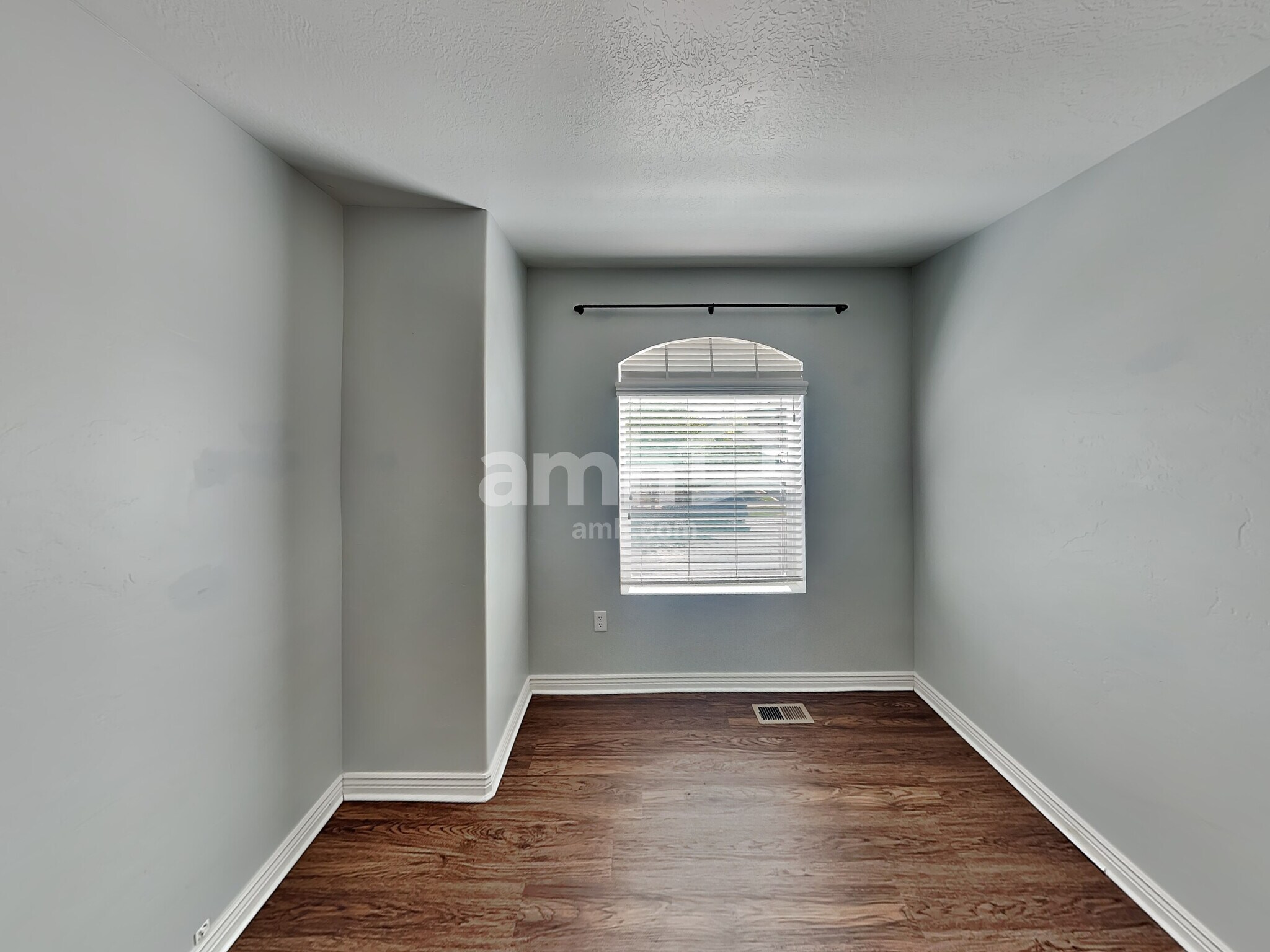 Building Photo - 1518 W Citation Dr