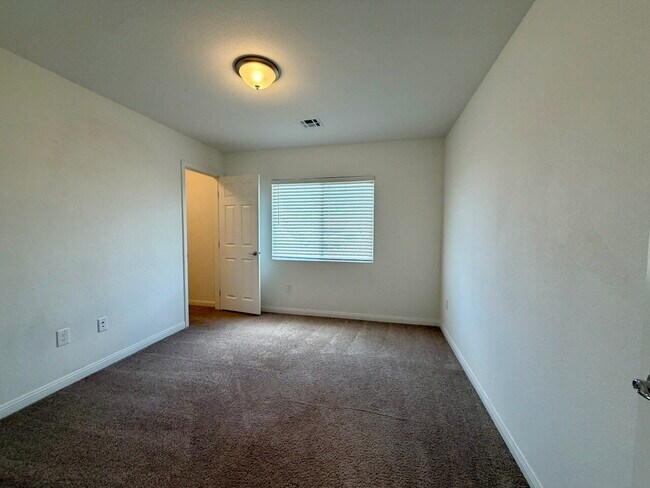 Building Photo - BEAUTIFUL 5 BED 3.5 BATH 3-STORY SINGLE FAMILY HOME WITH 2-CAR GARAGE, SUPER-SIZED LOFT & LOW-MAI...