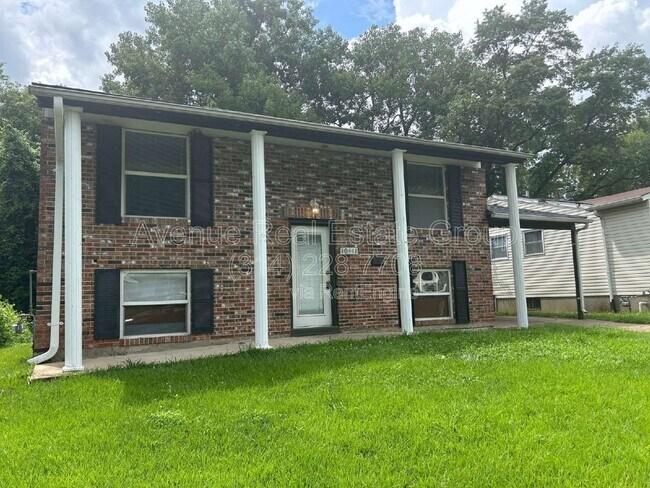 Building Photo - 10441 Prince Dr