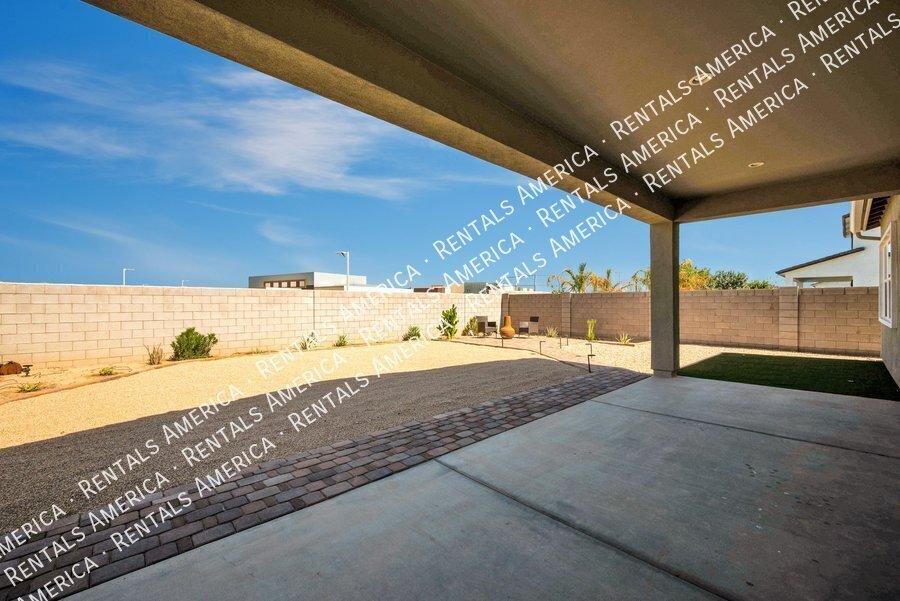 Building Photo - 22700 E Arroyo Verde Dr