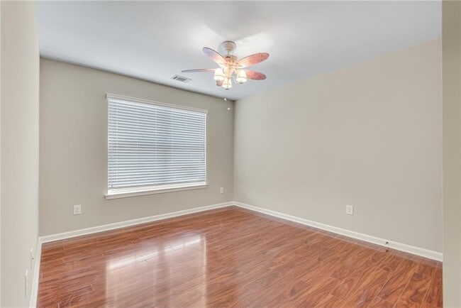 Building Photo - 270 Woods Creek Dr