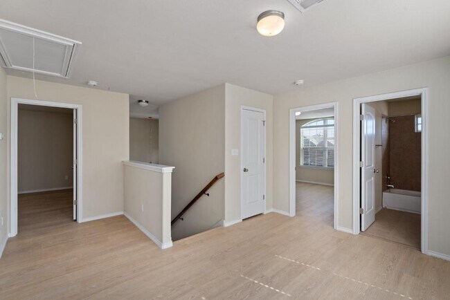 Building Photo - 119 Buescher Cove