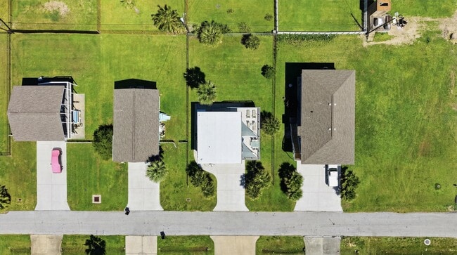 Building Photo - 4031 Panola Dr