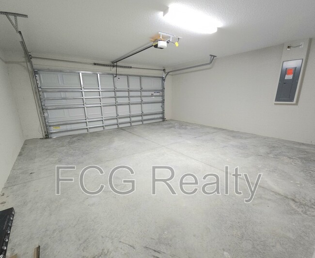 Building Photo - 111 Willow Rd