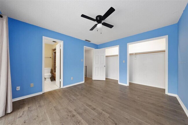 Building Photo - 1412 Oak Pl