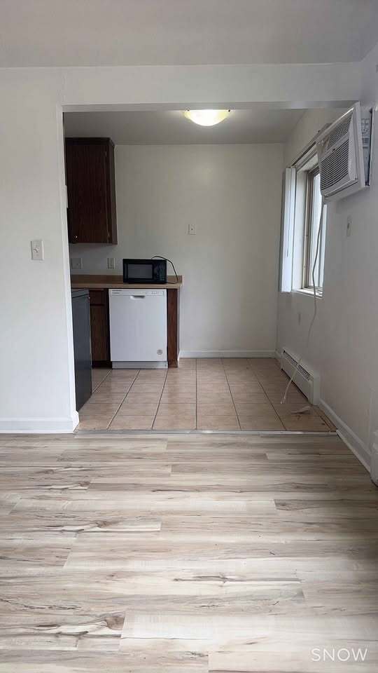 Building Photo - 1031 Cromwell Ave