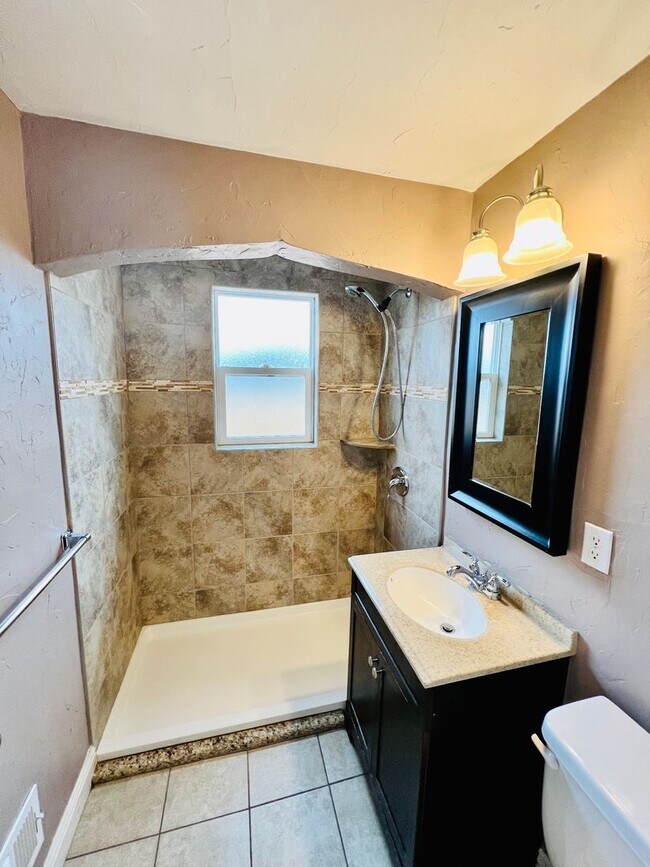 Building Photo - UNIVERSITY HILLS, CHARMING RANCH HOME, UPDATES THROUGHOUT, 3 BED, LARGE YARD, DECK AND PERGOLA .