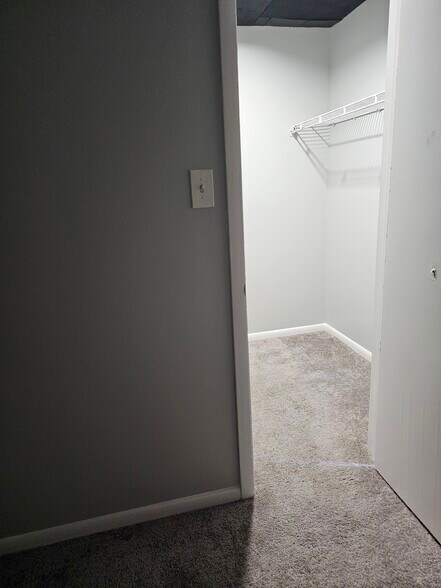 Master closet - 8582 Chesapeake Blvd