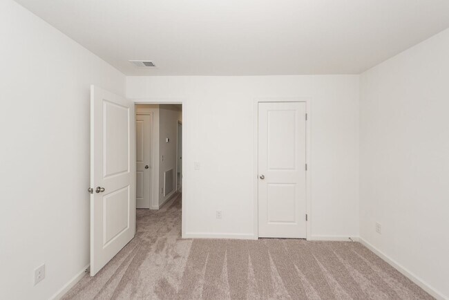 Building Photo - 543 Polaris Wy
