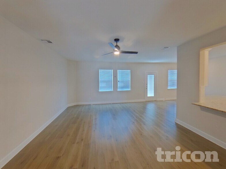 Building Photo - 1209 Bullock Dr