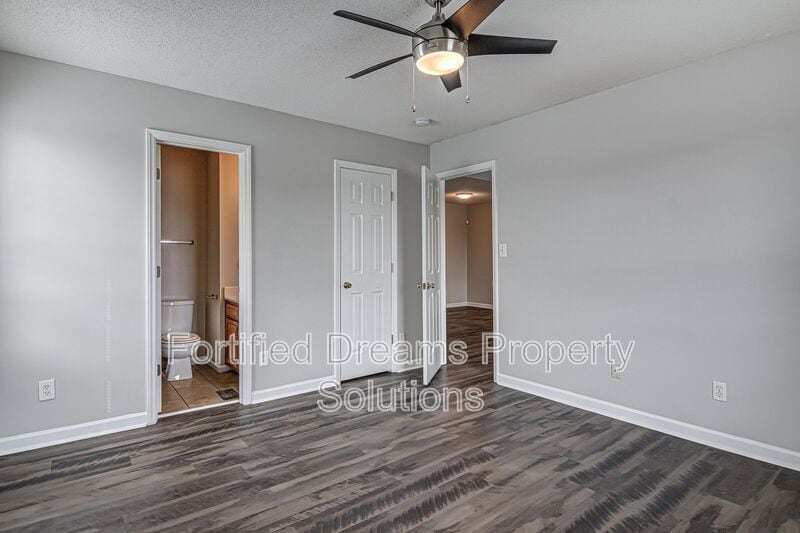 Building Photo - 1904 Blair-Khazan Dr