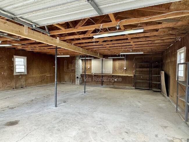 Building Photo - 40 Stumps Ln