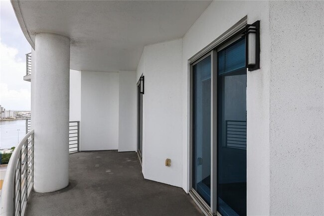 Building Photo - 449 S 12th St