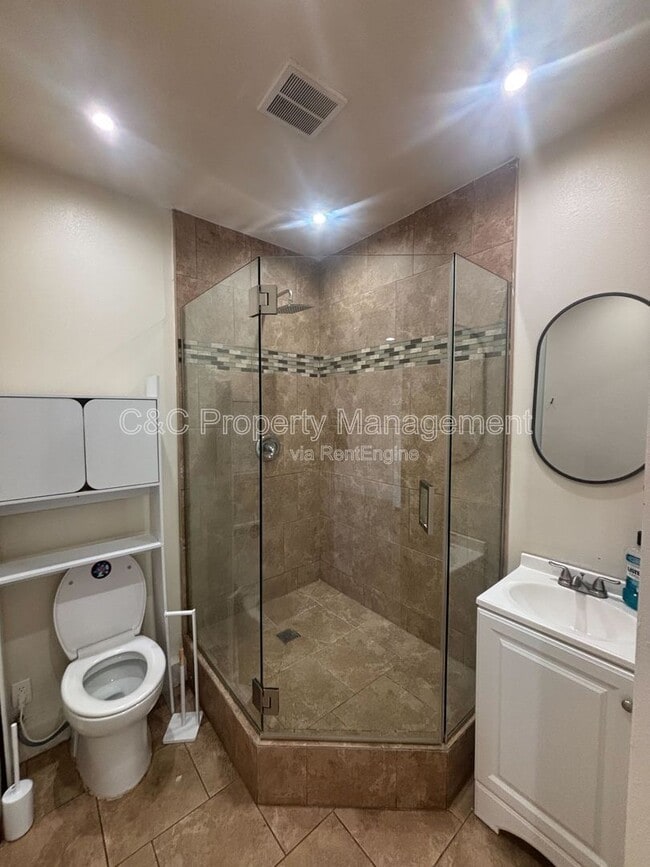 Building Photo - 1408 E 142nd St