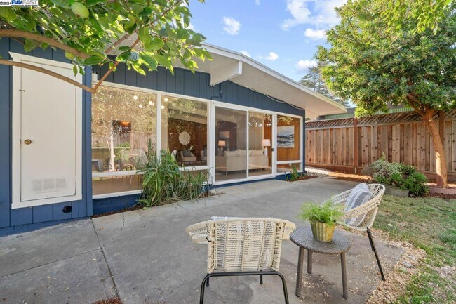 Building Photo - 801 Richmond Ave