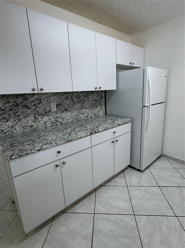 Building Photo - 1481 NE 150th St