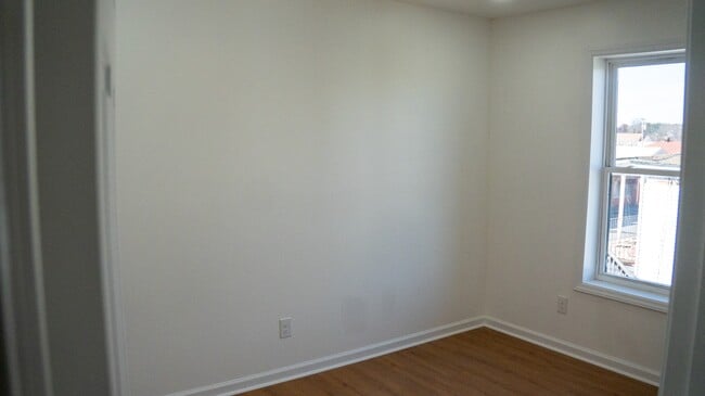 Building Photo - 208 Fayette St