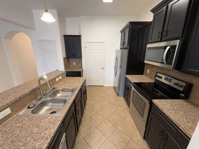 Building Photo - 6212 Blayney Dr