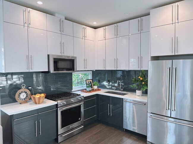 Building Photo - 1525 NW 60th St