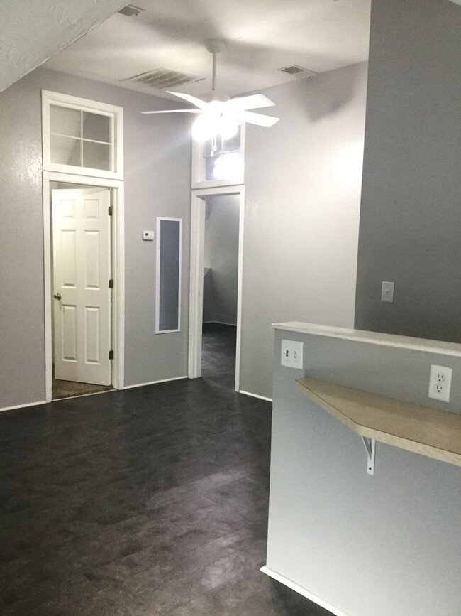 Interior Photo - 634 S. 6th